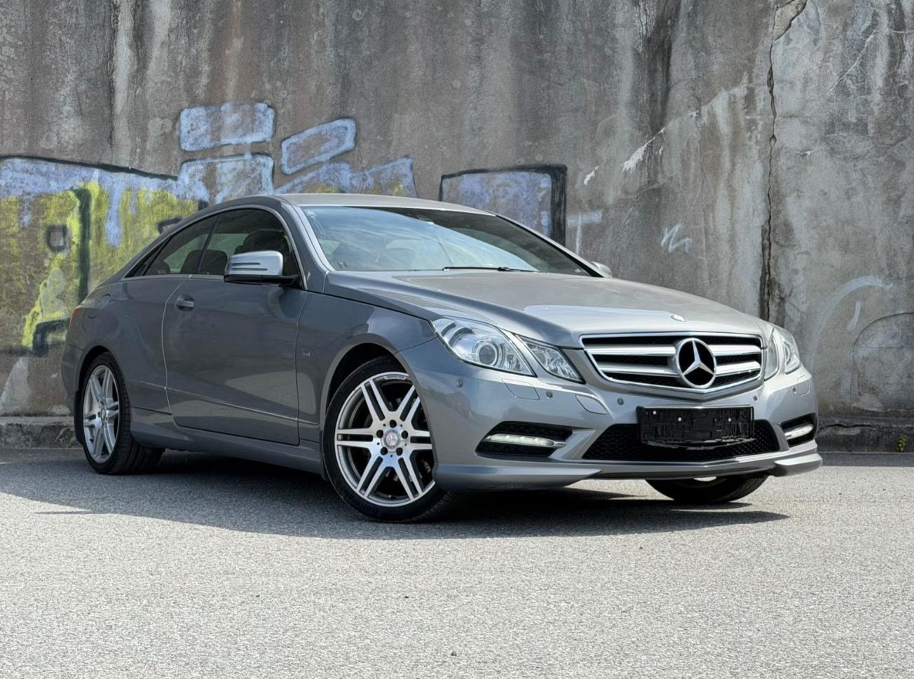 Mercedes-Benz E 200 CGI Coupé AMG-Line til salgs hos Auto Globe AS